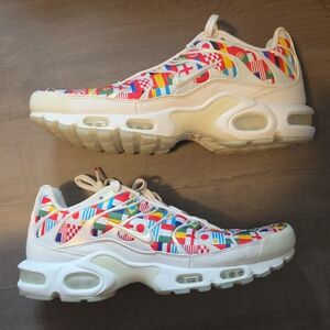 Nike AIR MAX PLUS FIFA